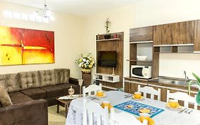 Apto1 COM AR, WI-FI E TV NOS QUARTOS